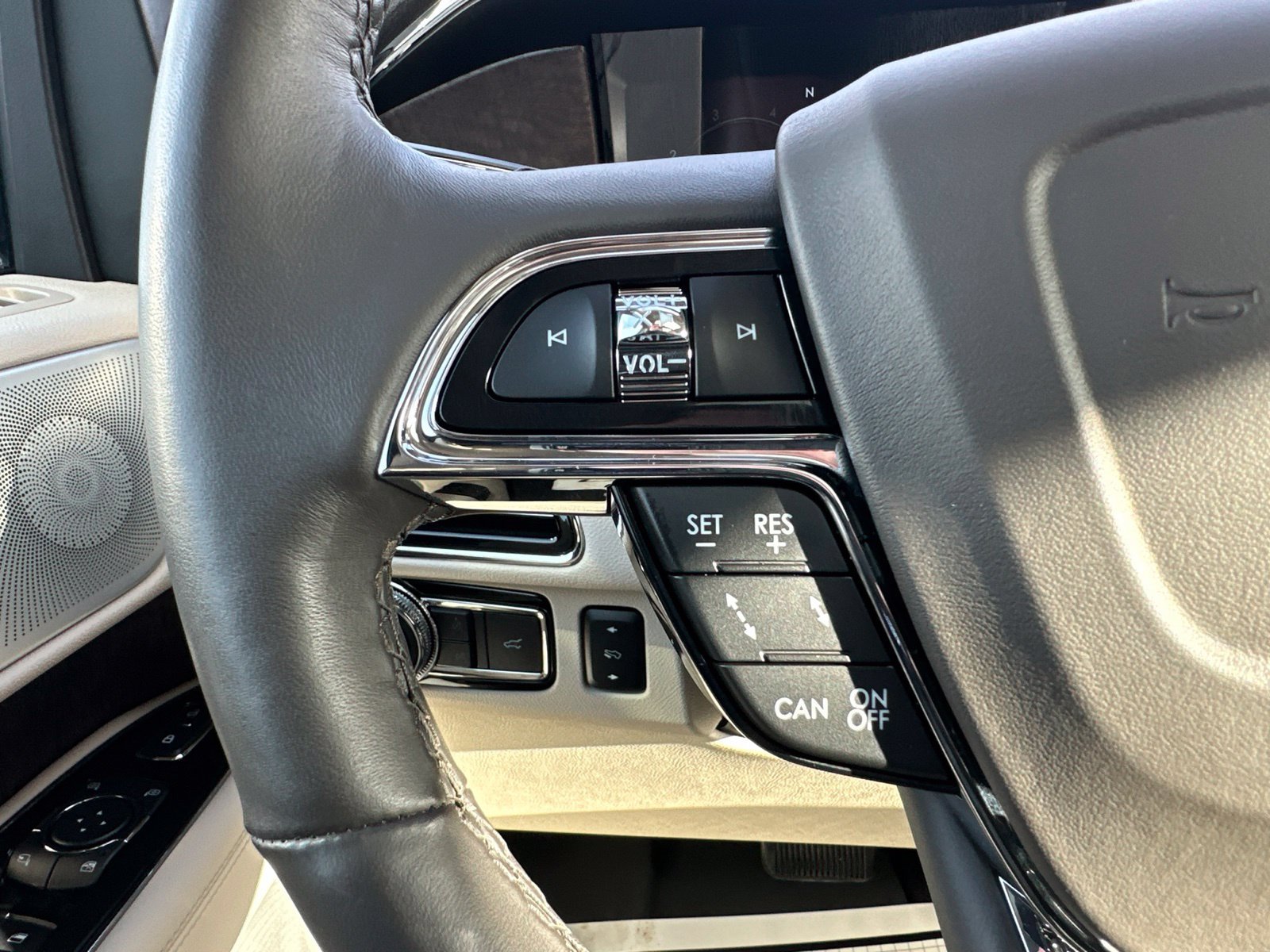 Used 2019 White Lincoln Reserve image 57