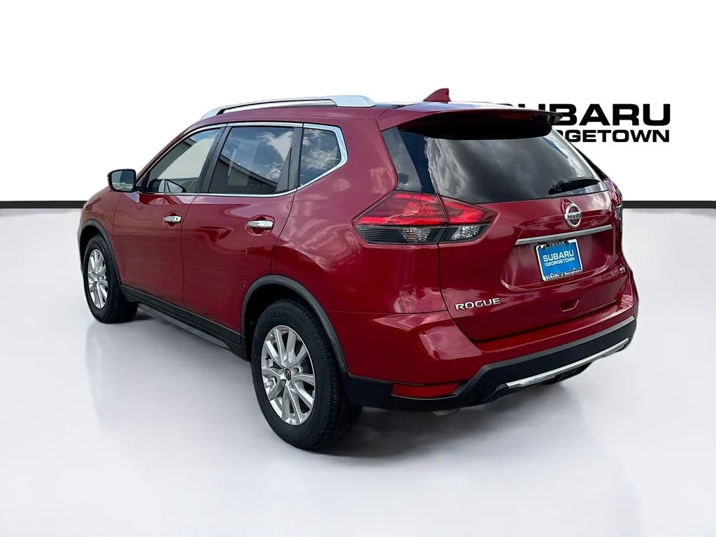 Used 2017 Red Nissan SV image 5