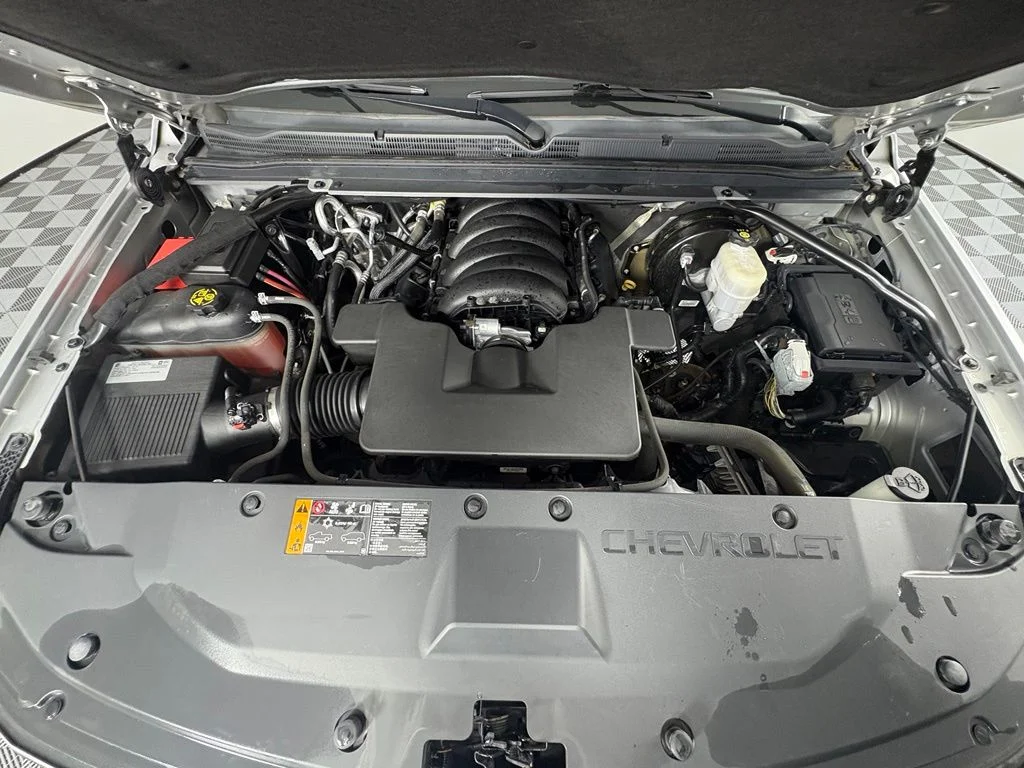 Used 2020 Silver Chevrolet LS image 28