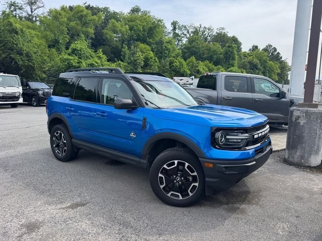 Used 2022 Blue Ford Outer Banks image 3