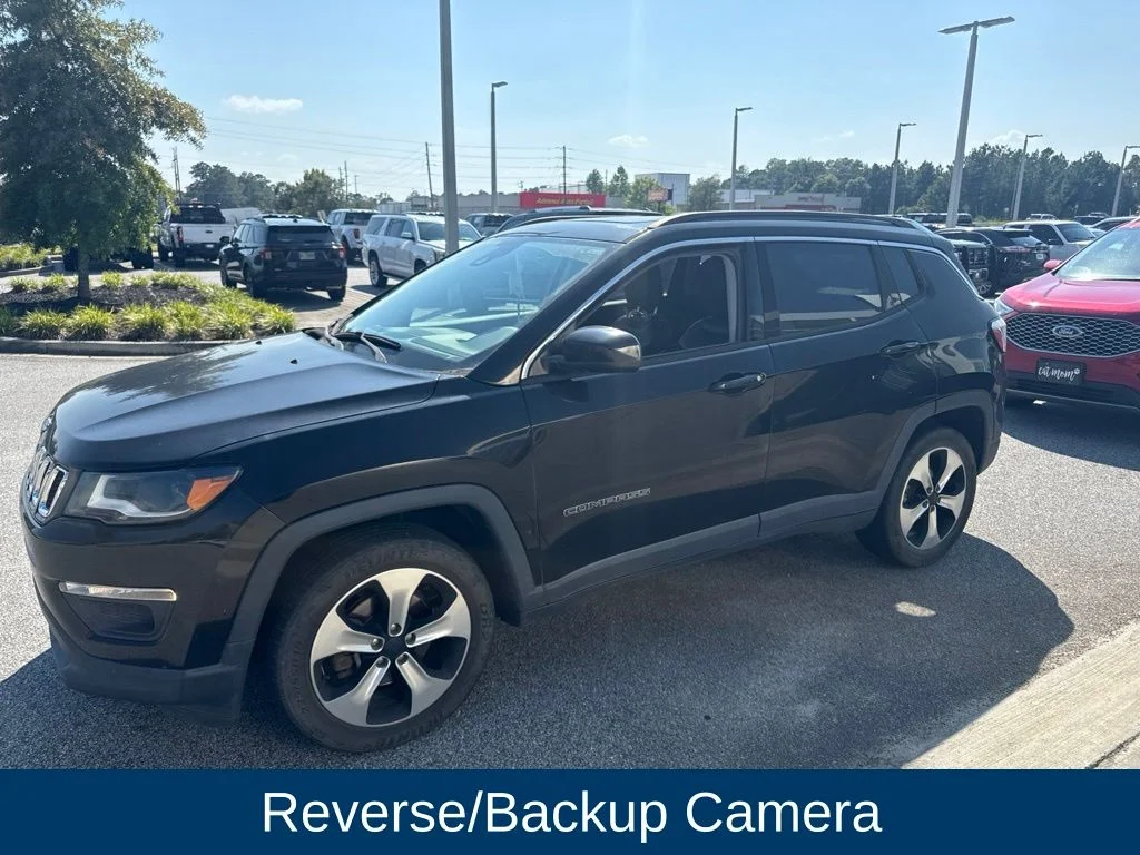 Used 2018 Diamond Black Jeep Latitude image 4