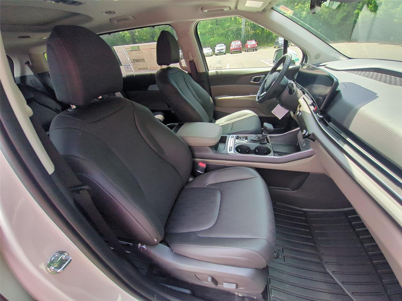 New 2026 Snow White Pearl Kia SX image 41