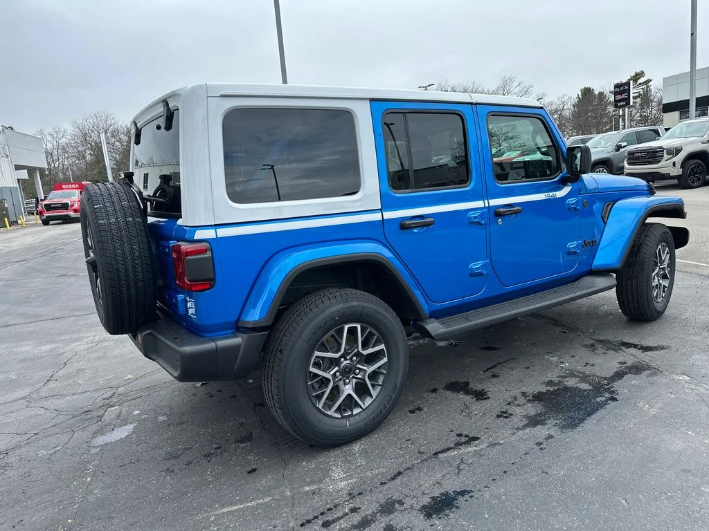 New 2026 Hydro Blue Pearl-Coat Exterior Paint Jeep Sahara image 5