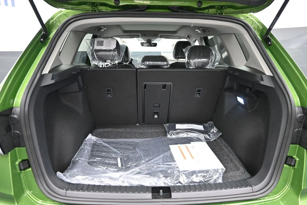 New 2026 Green Volkswagen 1.5T SEL image 9