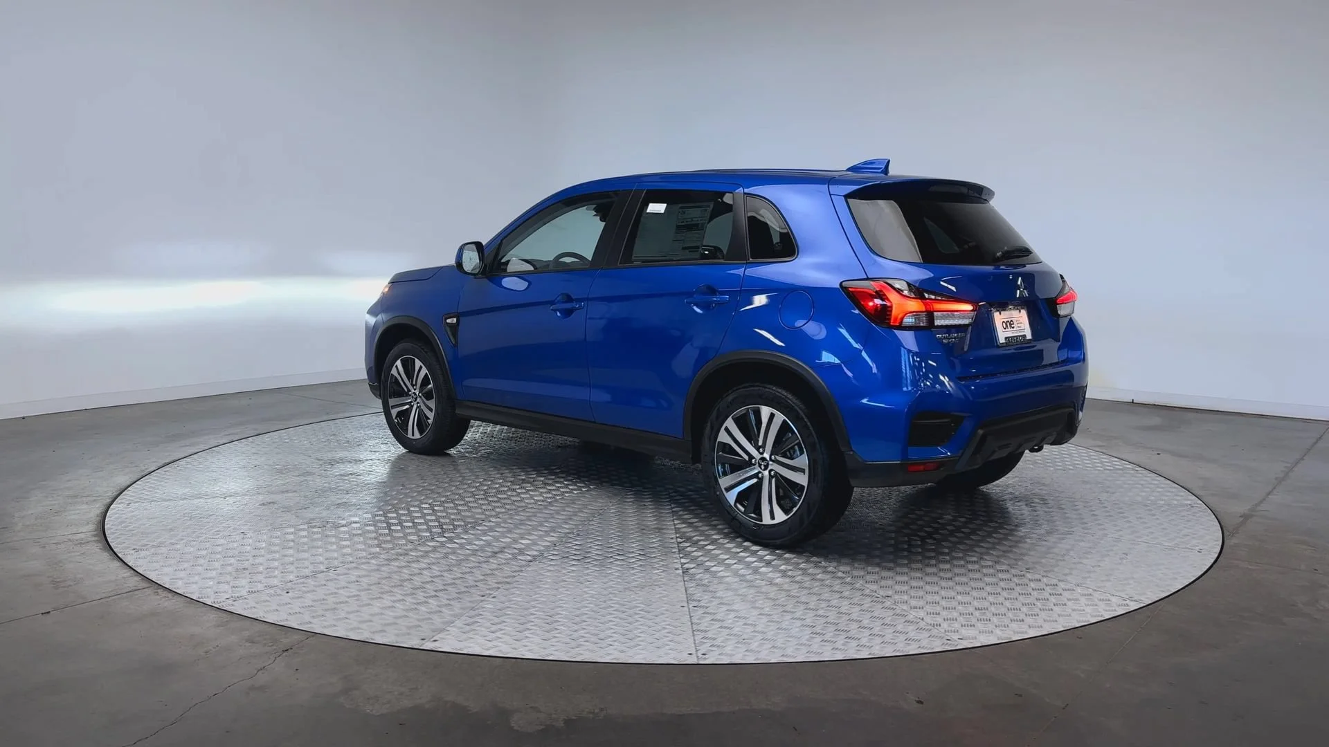 New 2026 Octane Blue Metallic Mitsubishi ES image 6