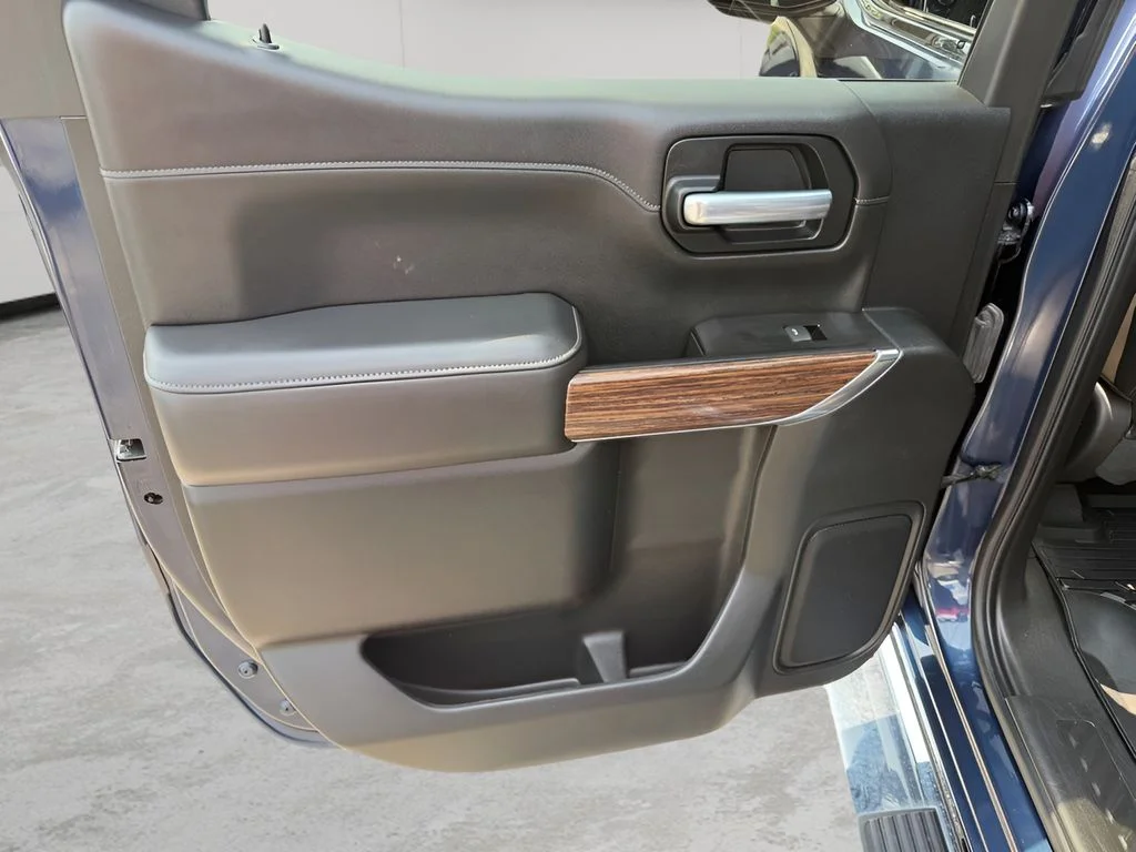 Used 2021 Northsky Blue Metallic Chevrolet High Country image 13