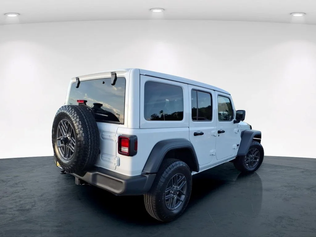 Used 2025 White Jeep Sport S image 8
