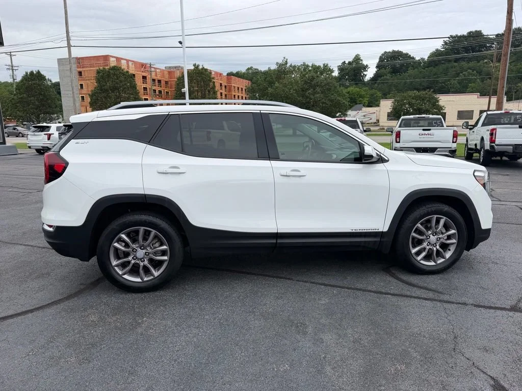 Used 2023 Summit White GMC SLT image 9