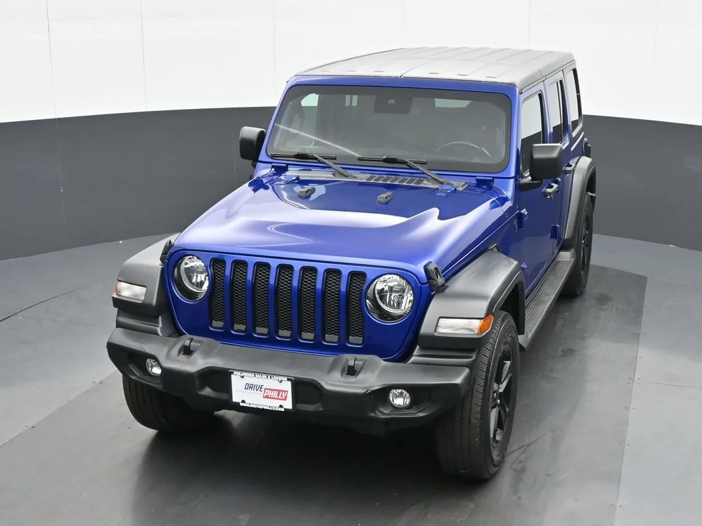 Used 2020 Blue Jeep Unlimited Sport Altitude image 16