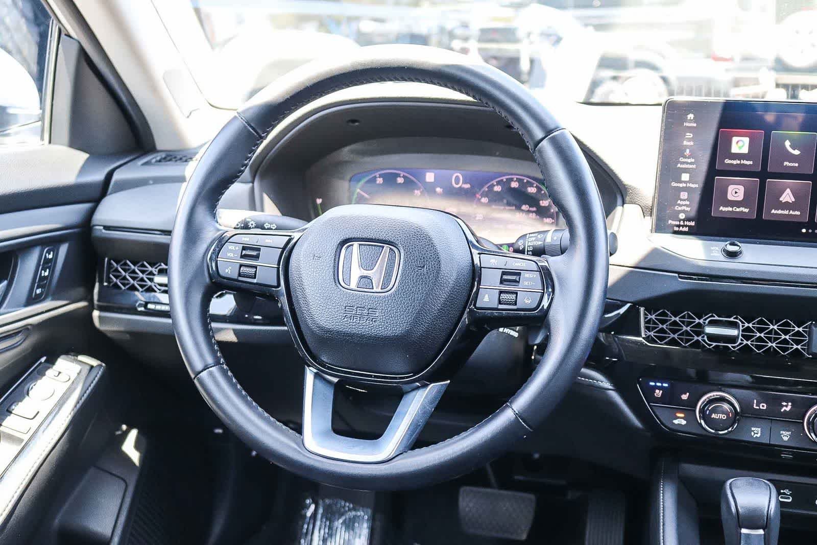 Used 2024 Solar Silver Metallic Honda Touring image 15