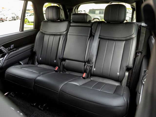 New 2026 Carpathian Grey Land Rover SE image 23