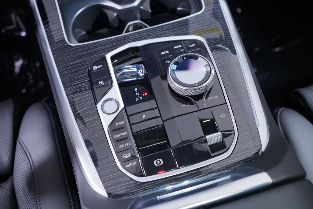 Used 2026 Black Sapphire Metallic BMW xDrive40i image 18
