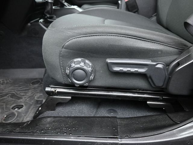 Used 2022 Gray Jeep Unlimited Sahara image 24