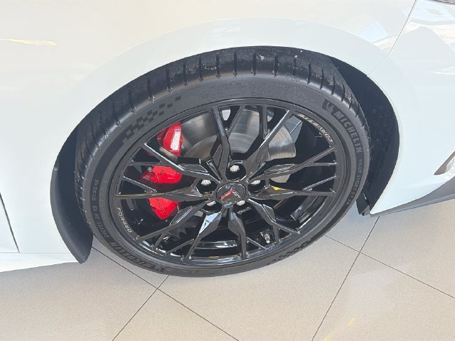 2027 Chevrolet Corvette 3LT - Photo 9