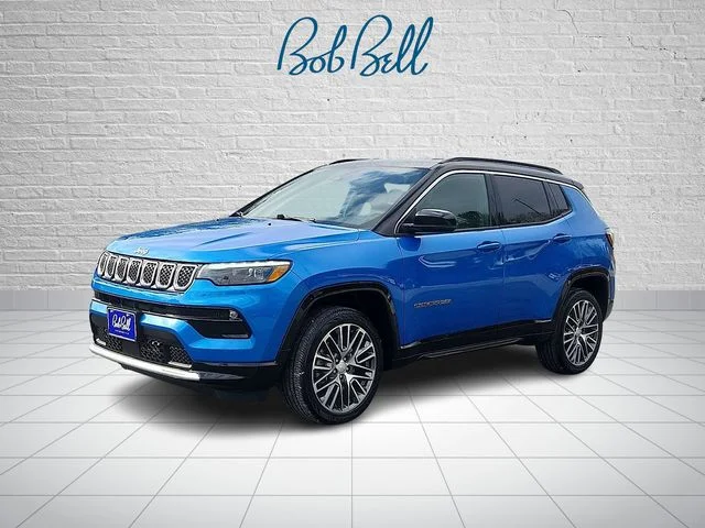 Used 2023 Blue Jeep Limited image 3
