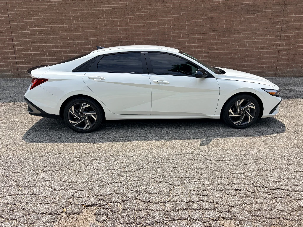 Used 2025 Serenity White Hyundai SEL Sport image 6