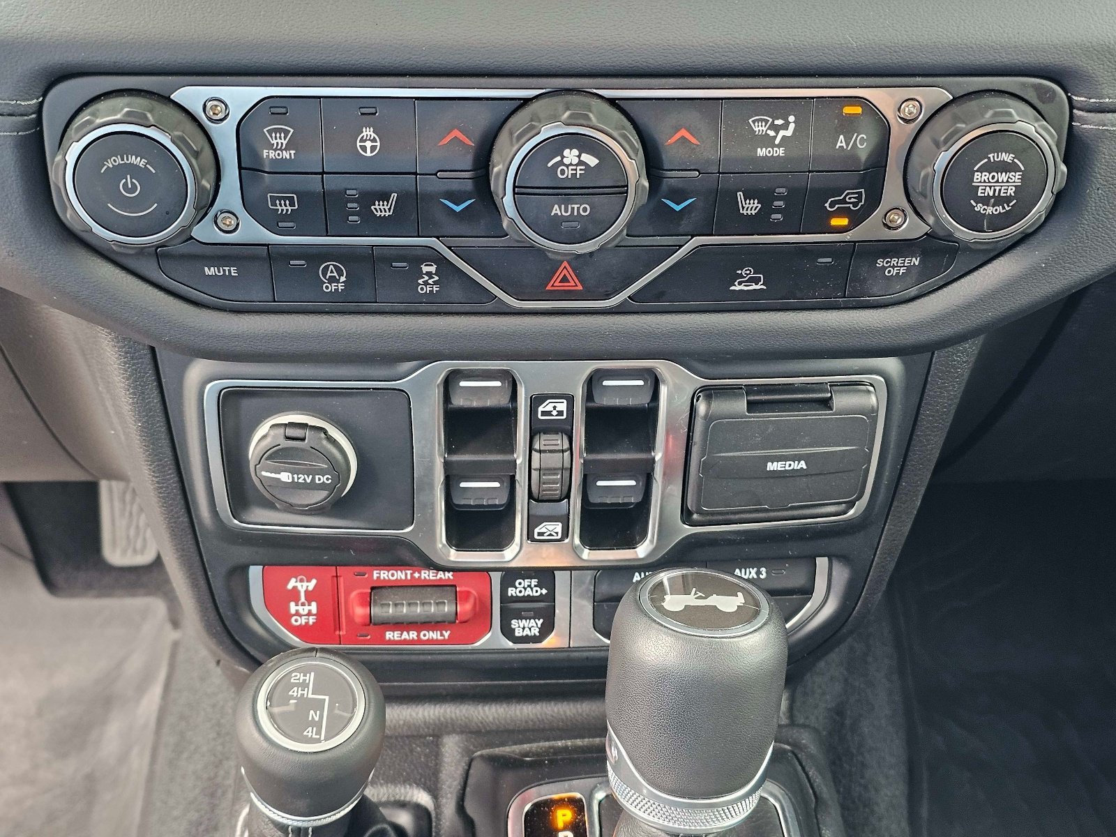 Used 2024 Anvil Clear Coat Jeep Rubicon image 29