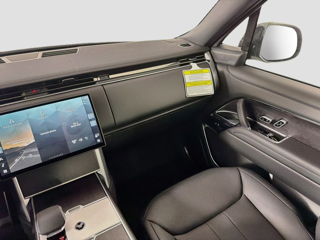 New 2026 Eiger Grey Land Rover SE image 25