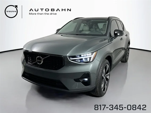 New 2026 Volvo XC40 B4 FWD Plus