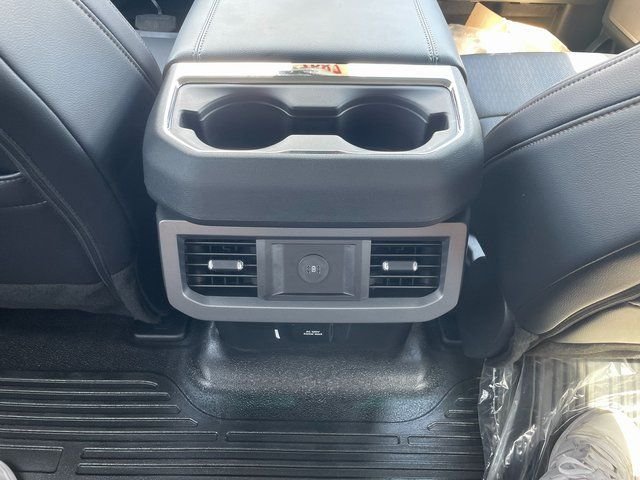 2025 Ford F-350 Super Duty Chassis Cab Lariat - Photo 12