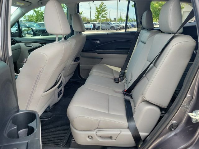 Used 2019 Modern Steel Metallic Honda Touring image 13