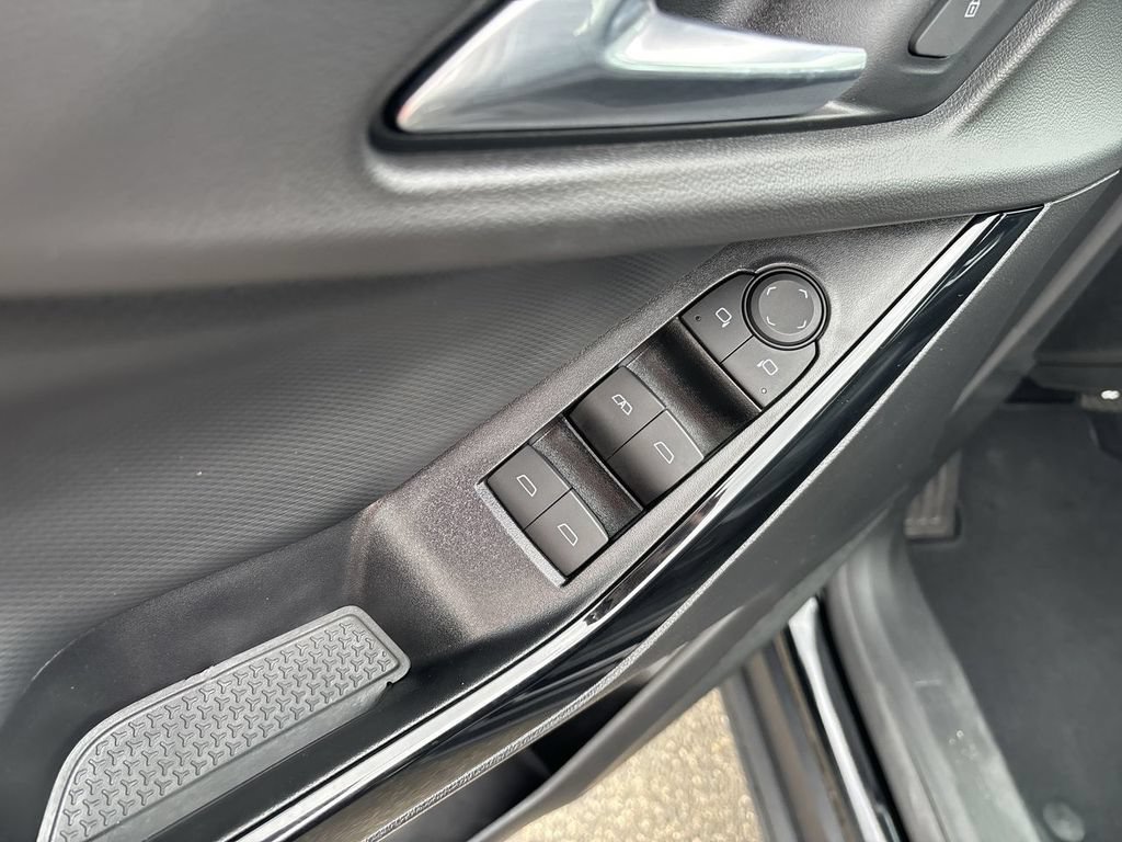 2025 Chevrolet Equinox LT - Photo 27
