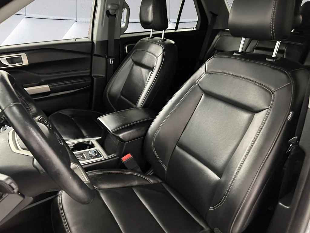 Used 2023 Silver Ford XLT image 8