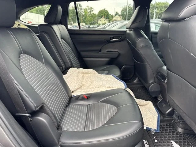 Used 2024  Toyota XSE image 16