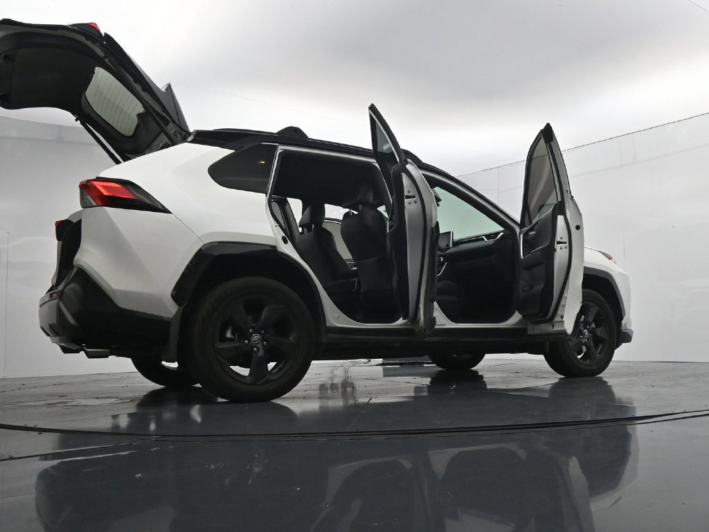 Used 2020 White Toyota XSE image 29