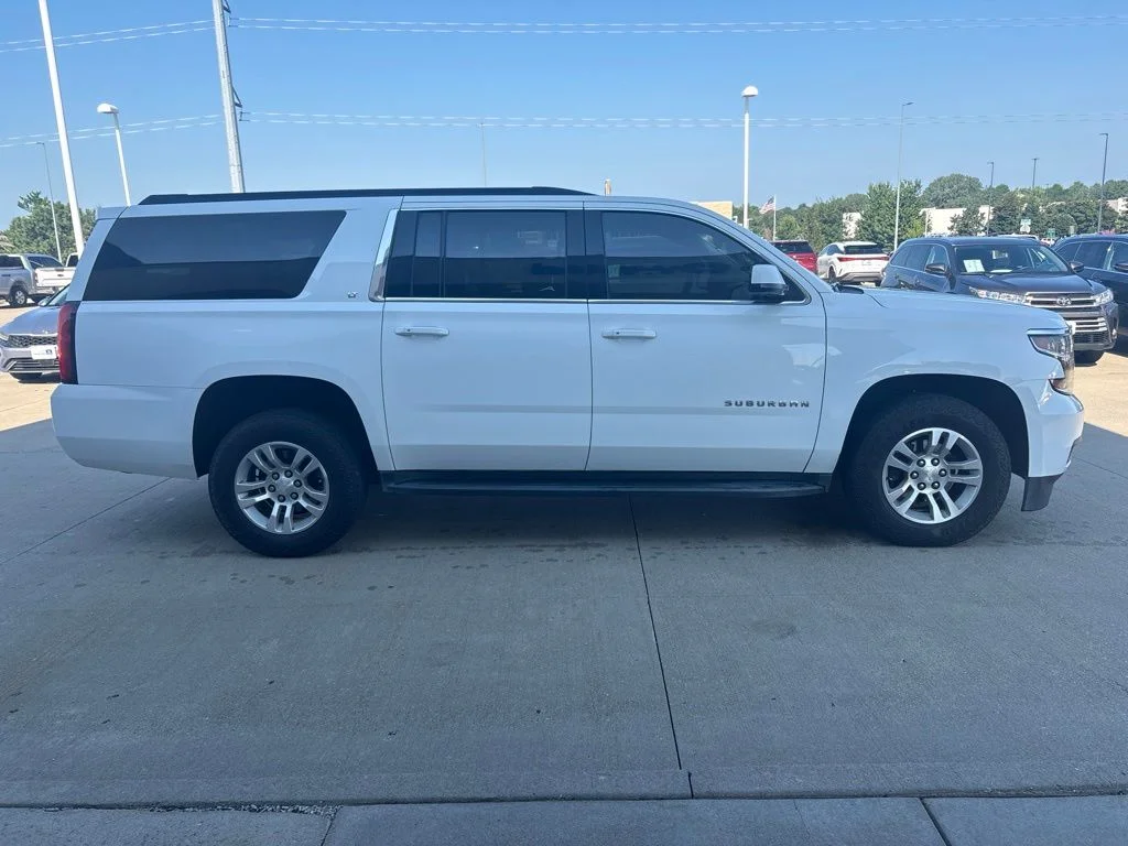 Used 2019 White Chevrolet LT image 4