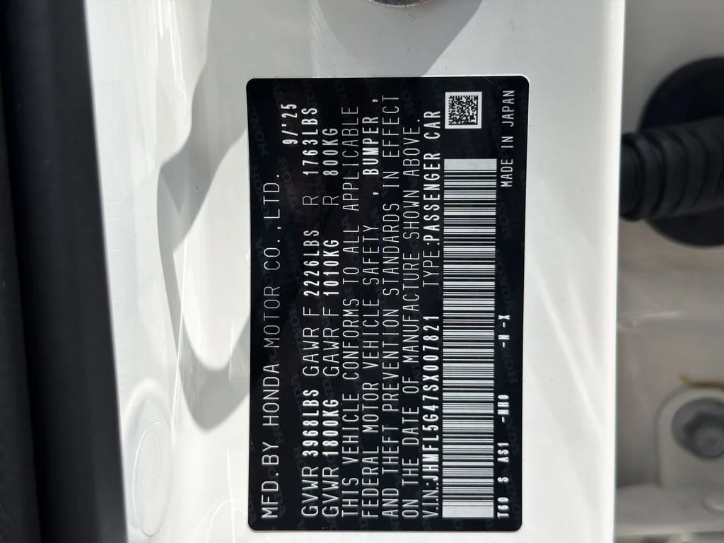Used 2025 White Honda  image 41