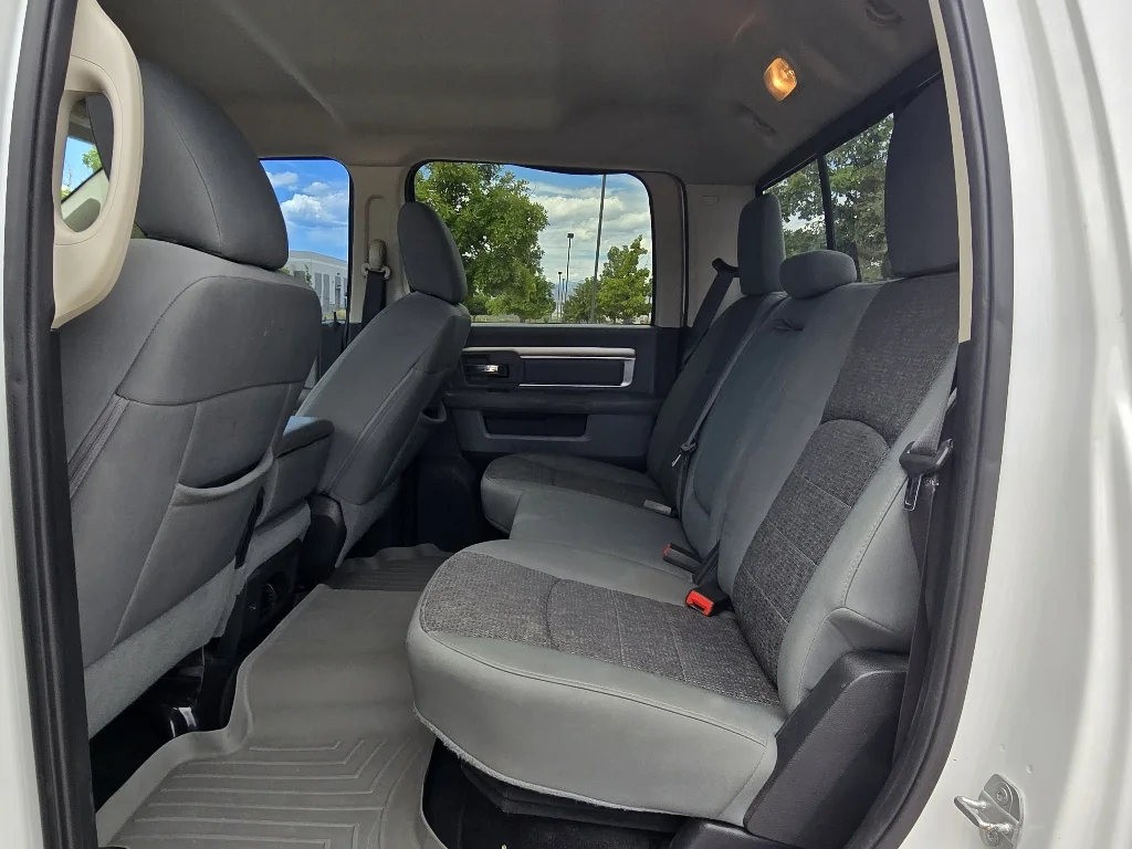 Used 2015 Bright White Clearcoat Ram Big Horn image 16