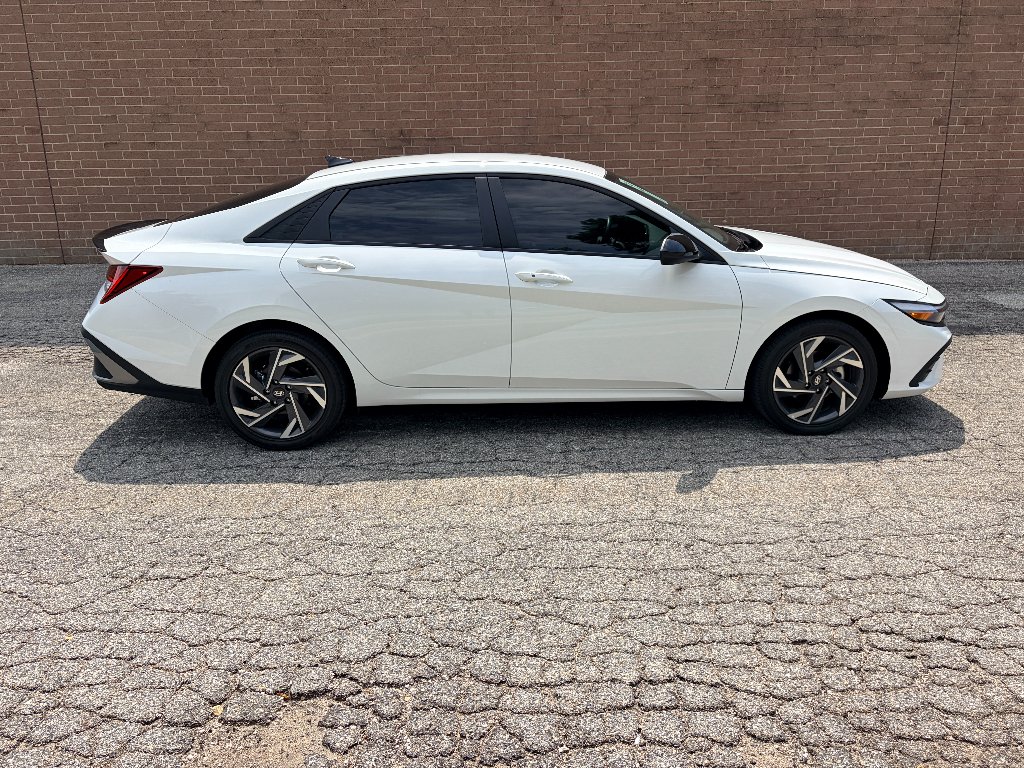 Used 2025 Serenity White Hyundai SEL Sport image 6