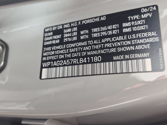 Used 2024  Porsche S image 11