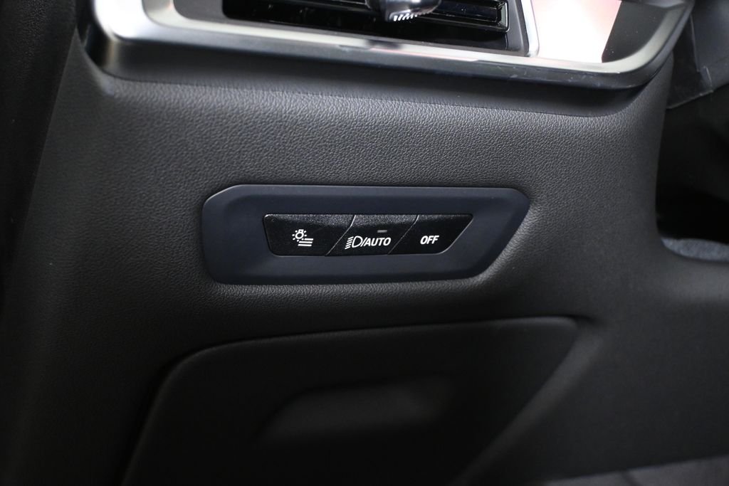 New 2026 Black Sapphire Metallic BMW xDrive40i image 26