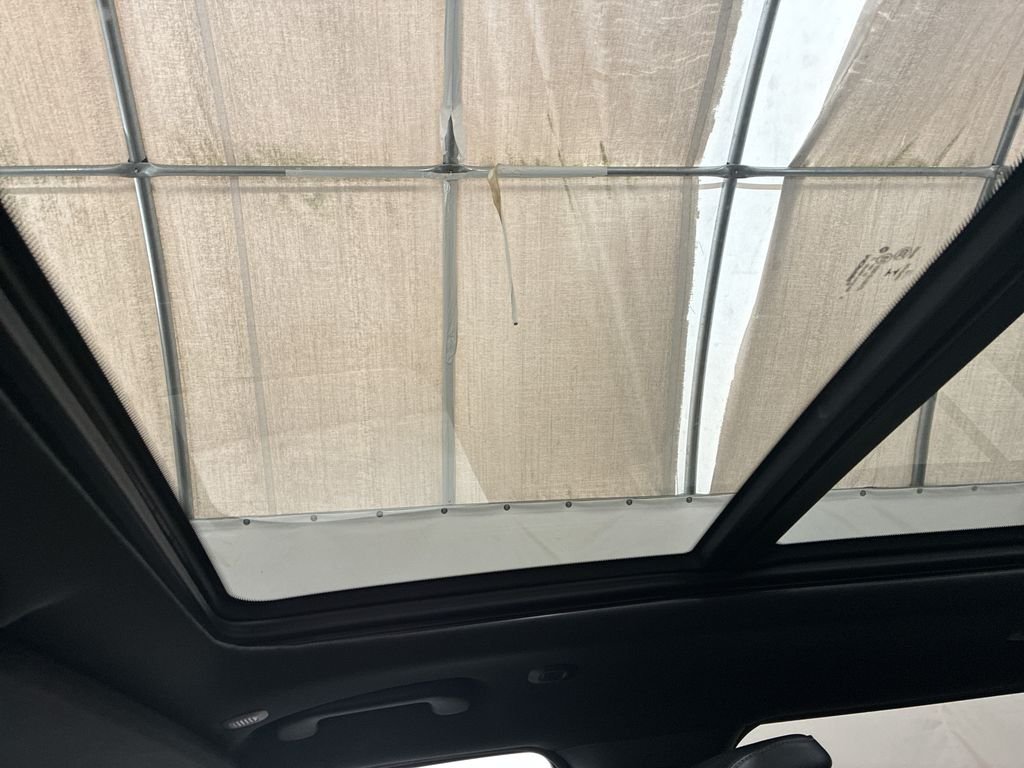 Used 2022 White Jeep Series III image 31