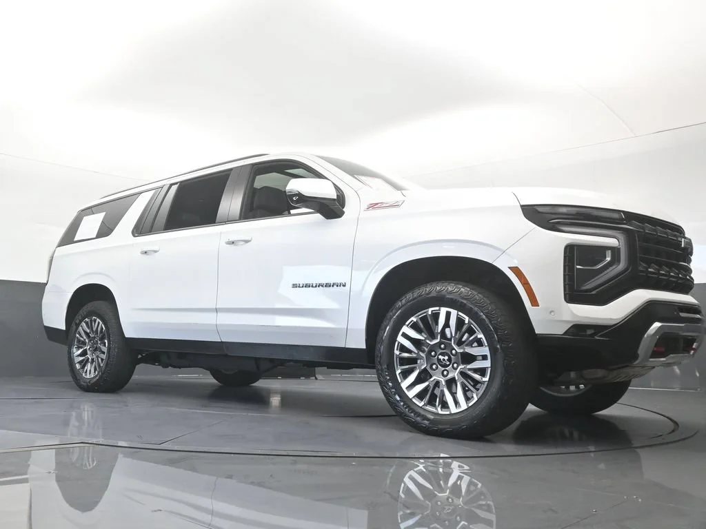 Used 2025 Iridescent Pearl Tricoat Chevrolet Z71 image 72