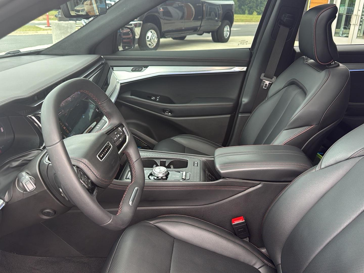 Used 2024 Baltic Gray Metallic Clearcoat Jeep Launch Edition image 17