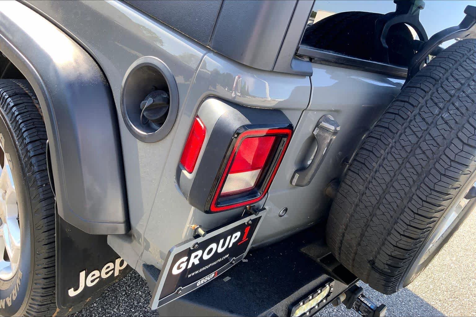 Used 2019 Sting-Gray Clearcoat Jeep Sport S image 27