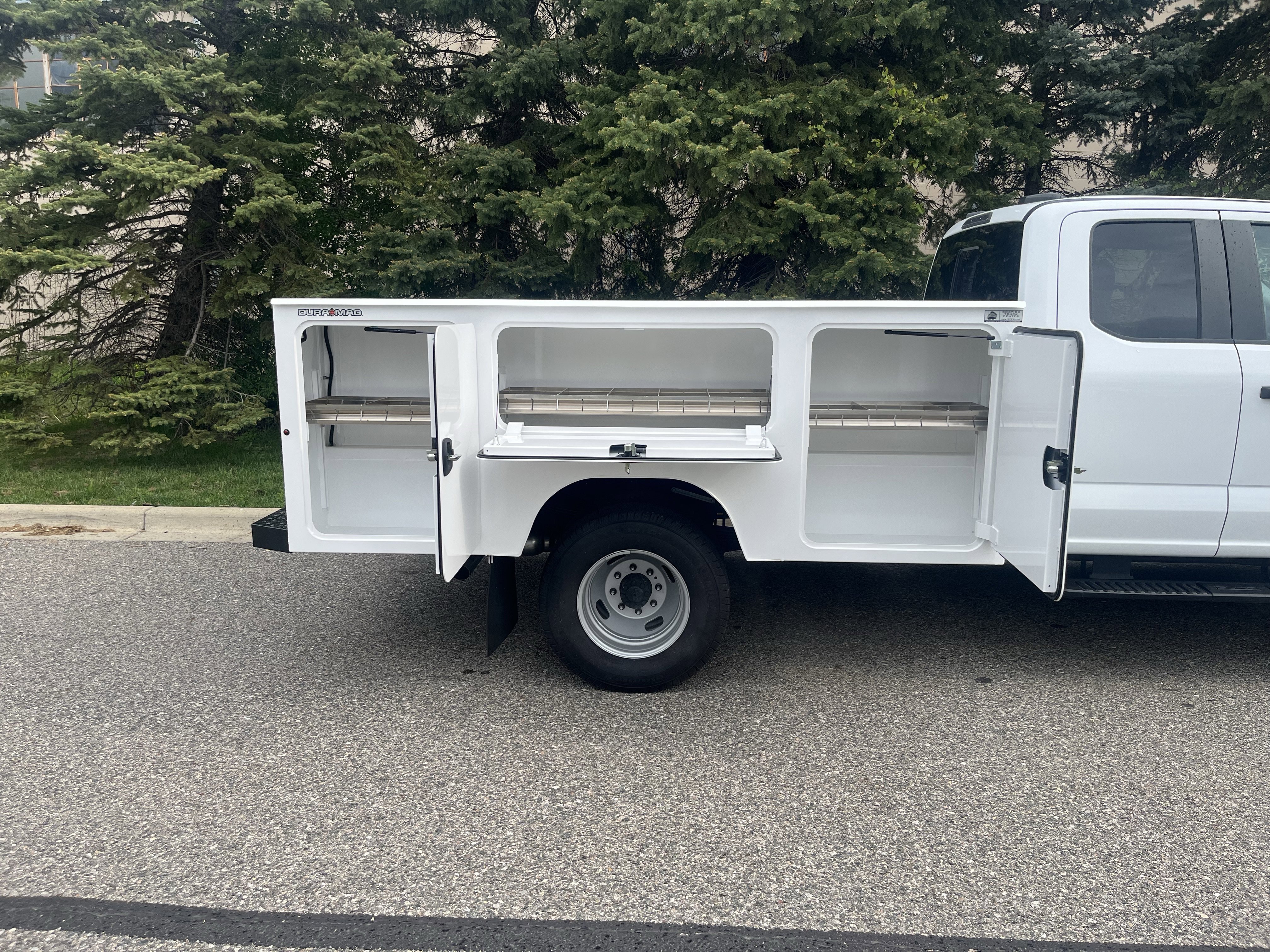 New 2025 Oxford White Ford XL image 8