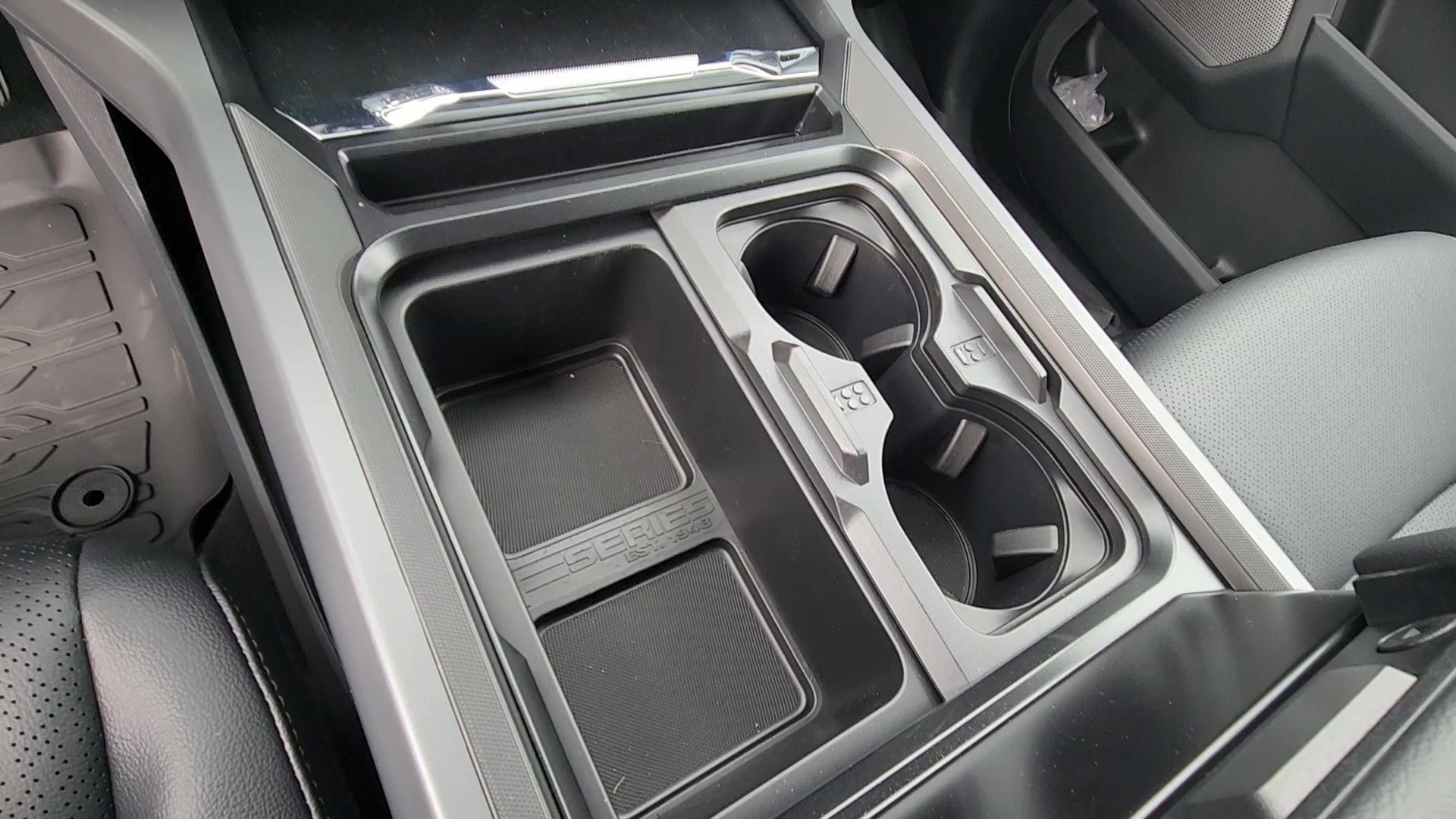New 2026 Carbonized Gray Metallic Ford LARIAT image 38