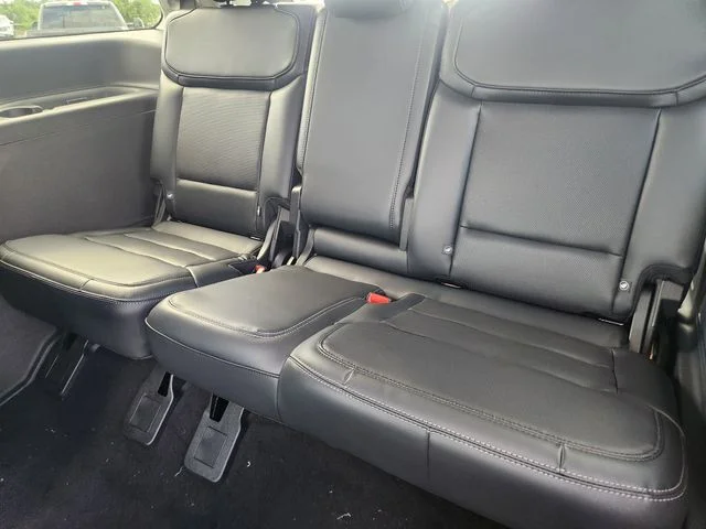 New 2026 Star White Metallic Tri-Coat Ford Platinum® image 30