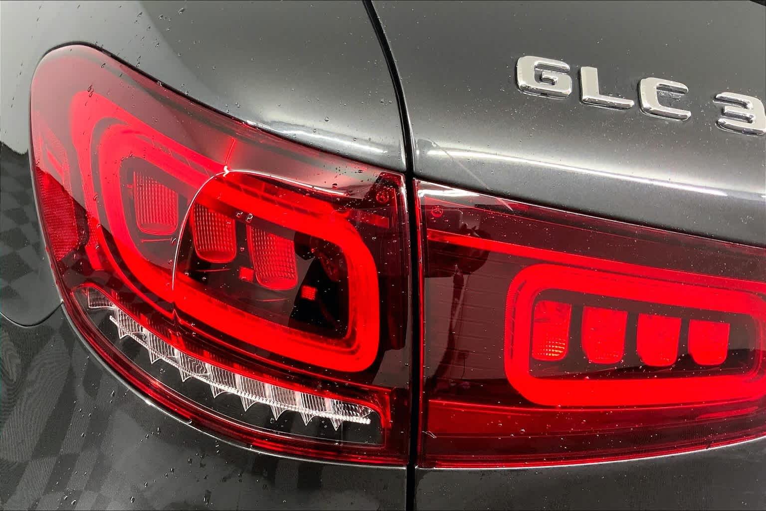 Used 2021 Graphite Grey Metallic Mercedes-Benz GLC 300 image 28