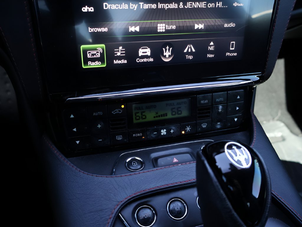 Used 2018 White Maserati Sport image 25