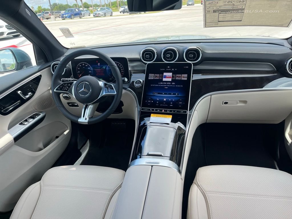 2025 Mercedes-Benz GLC Base - Photo 10