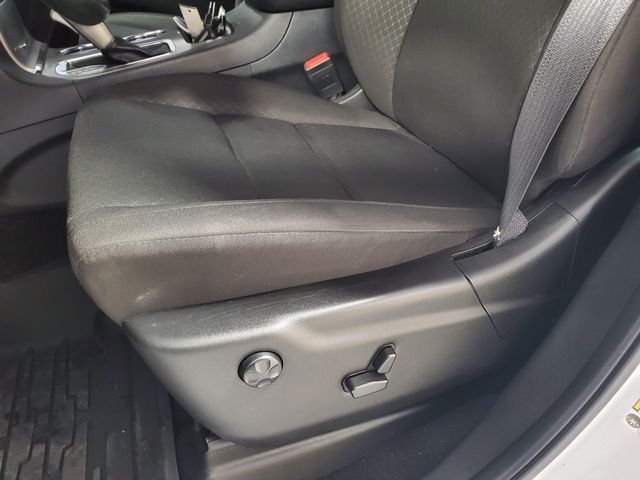 Used 2022 White Jeep Laredo E image 13