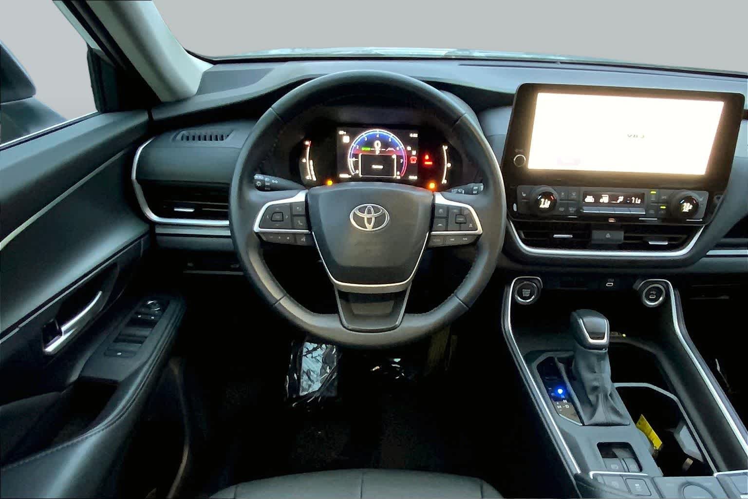 Used 2025 Celestial Silver Metallic Toyota XLE image 7