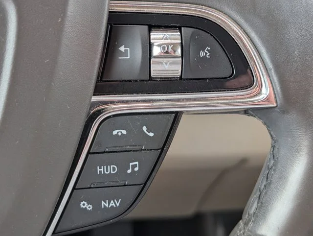Used 2020 White Lincoln Reserve image 27