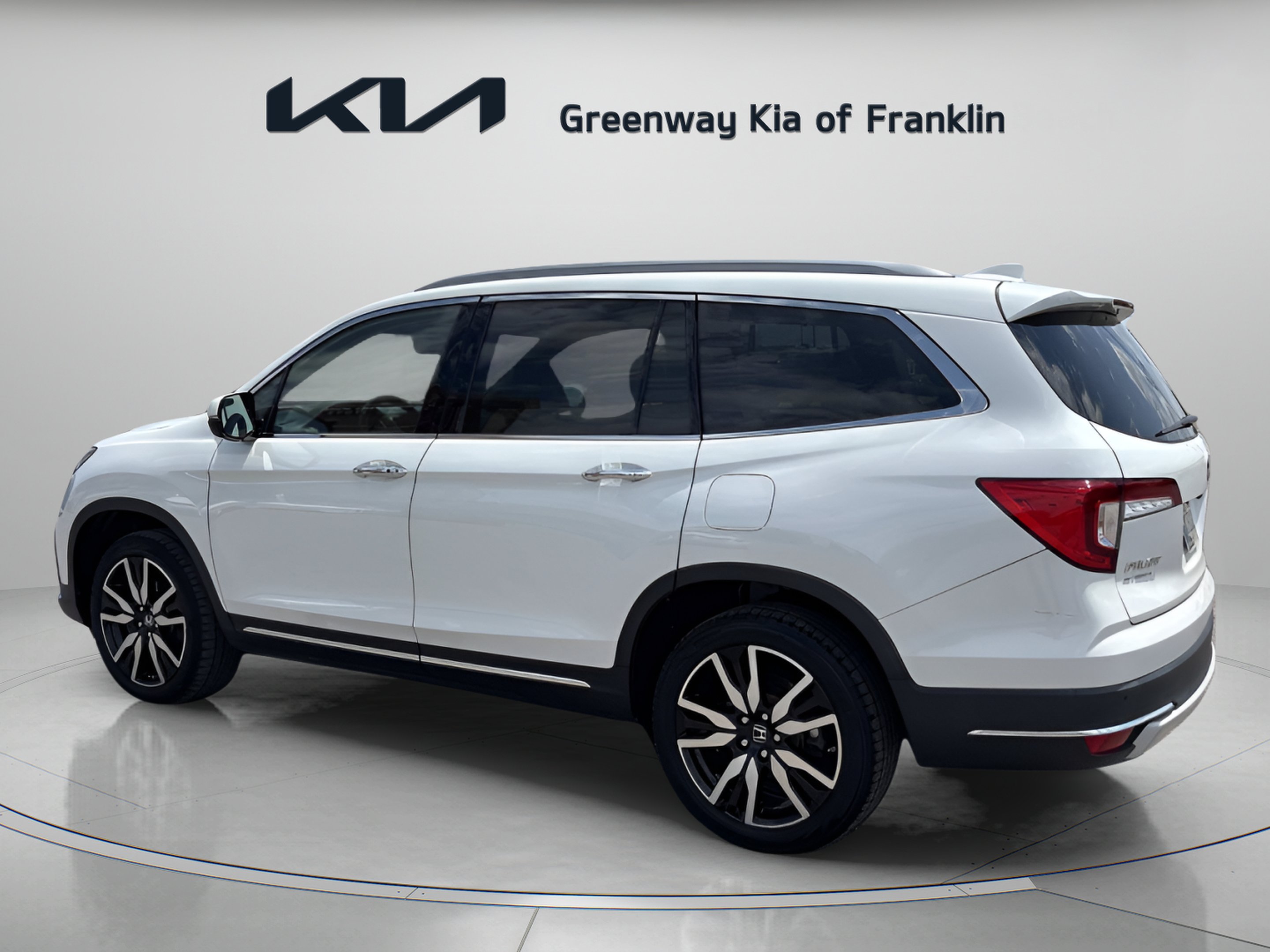 Used 2020 Platinum White Honda Touring image 5