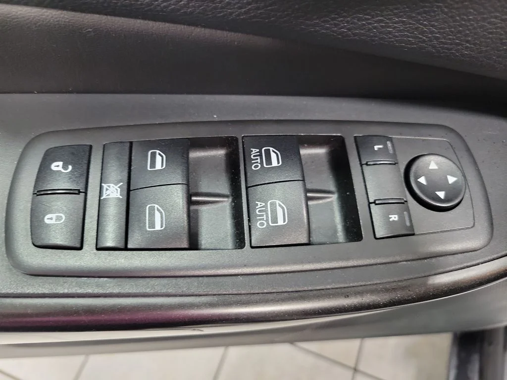 Used 2022 White Jeep Trailhawk image 35